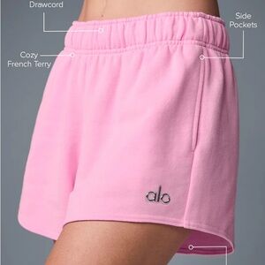 ALO Yoga Accolade Short - Sweet Pink - Size S